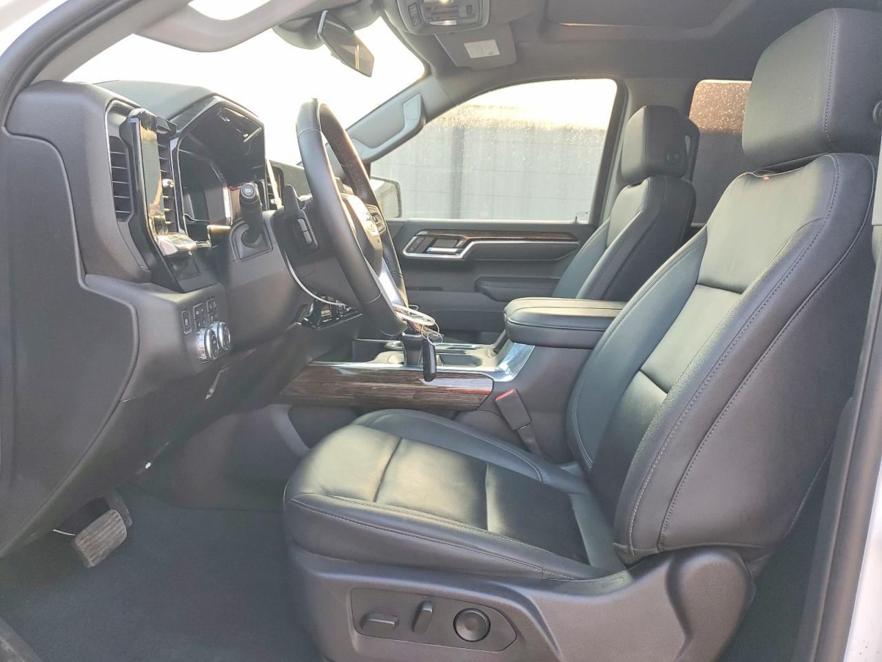 2025 GMC Sierra K1500 Elevation