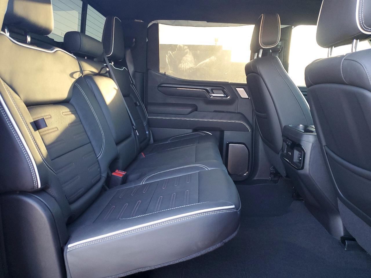 2025 GMC Sierra K1500 AT4X