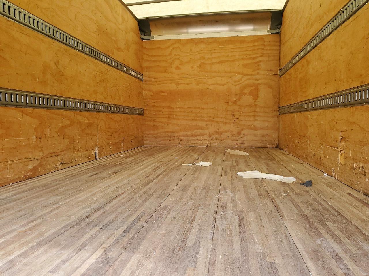 2020 Isuzu NPR HD BOX Truck