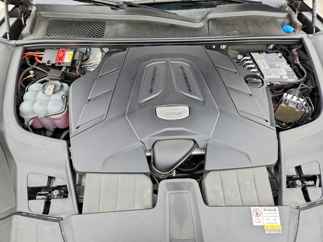 2022 Porsche Cayenne Coupe