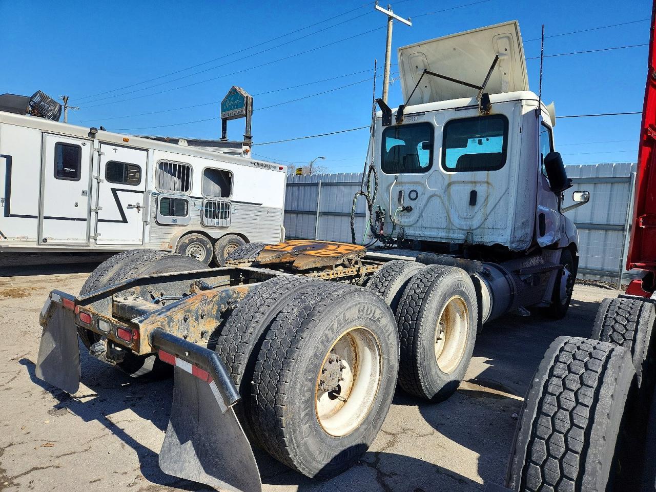 2020 Freigliner 2020 Freightliner Cascadia 126 Semi Truck