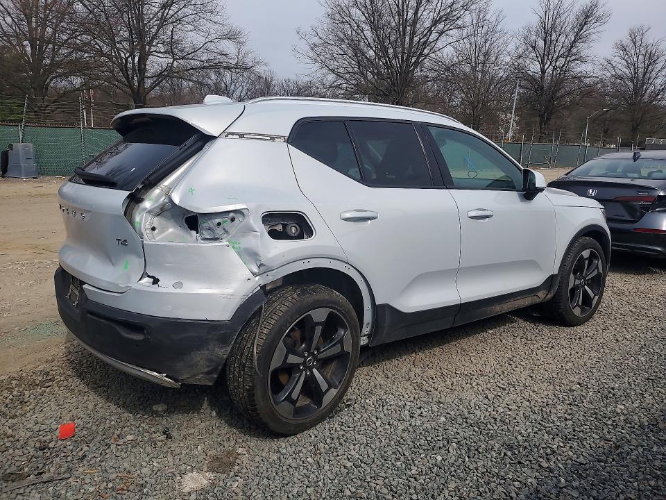 2020 Volvo Xc40 T4 Momentum