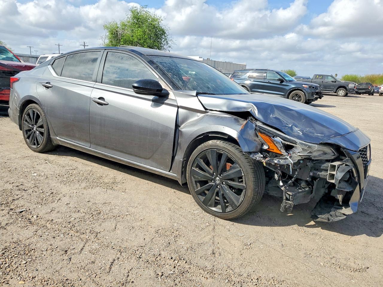 2022 Nissan Altima 2.5 sr