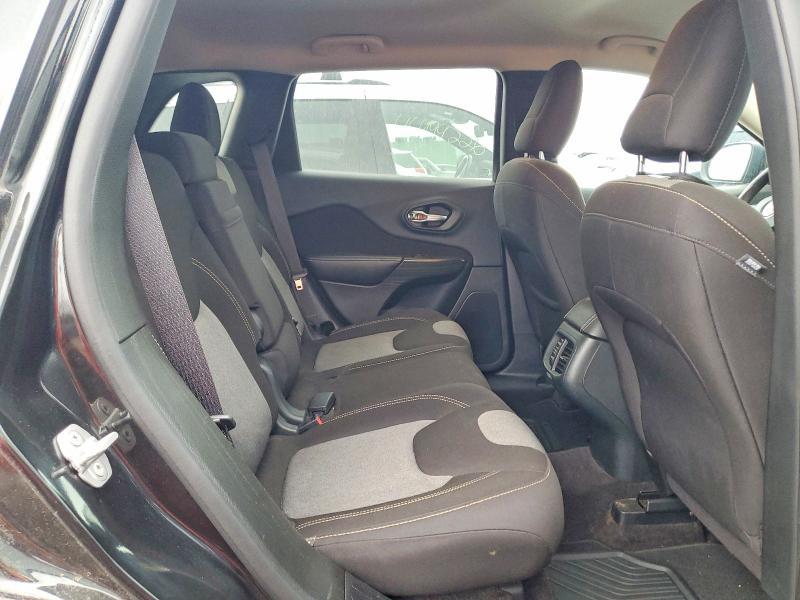 2016 Jeep Cherokee Sport