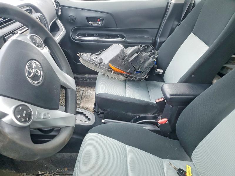 2016 Toyota Prius c one