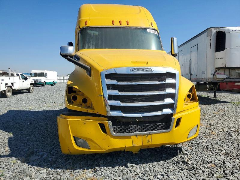 2019 Freigliner 2019 Freightliner Cascadia 126 Semi Truck