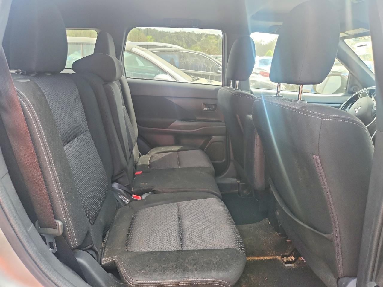 2018 Mitsubishi Outlander se