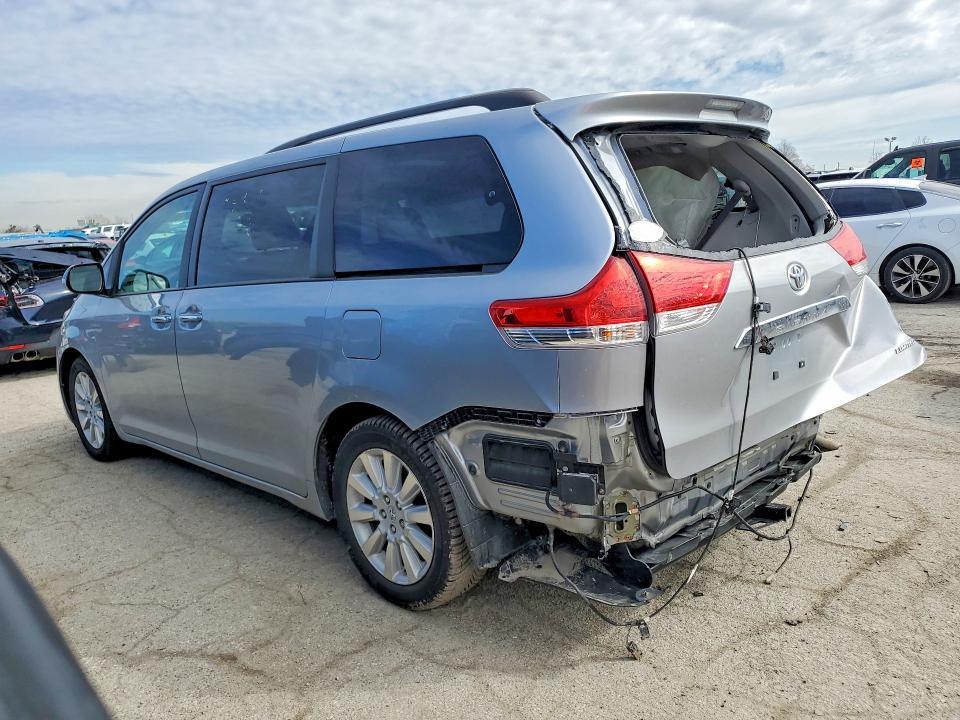 2013 Toyota Sienna Limited 7-passenger