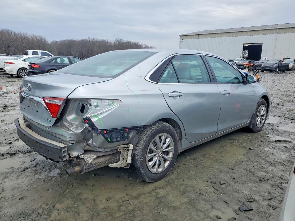 2016 Toyota Camry le
