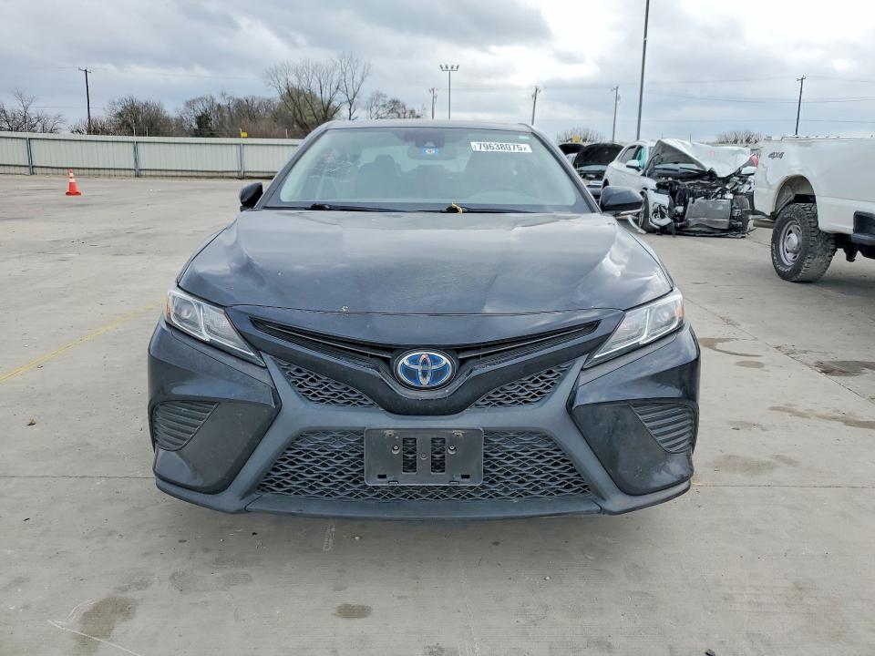 2020 Toyota Camry Hybrid se