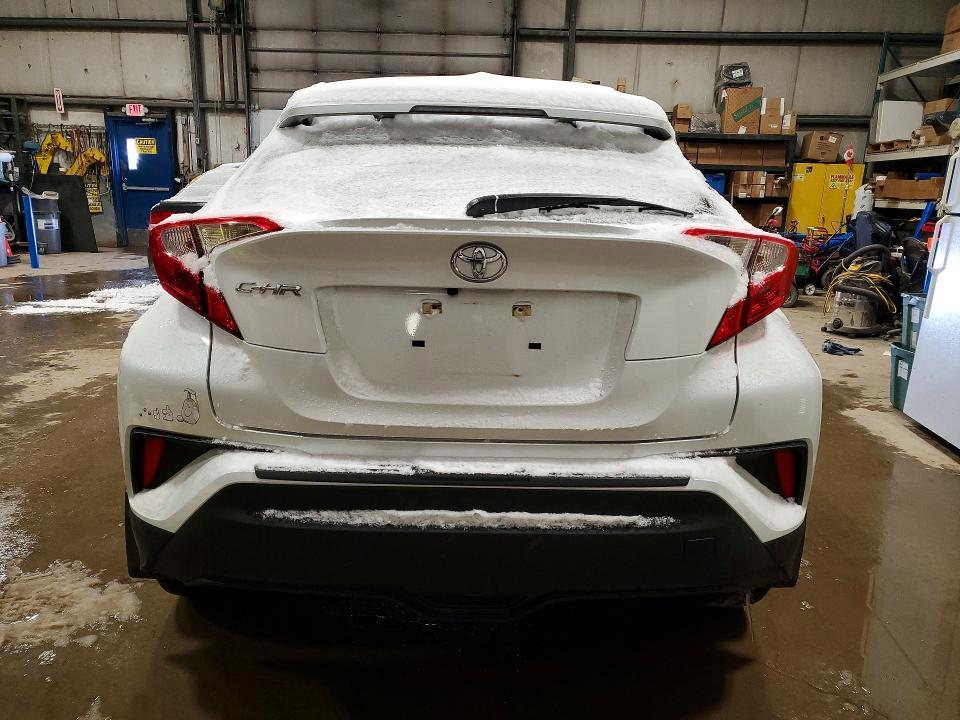 2022 Toyota C-hr xle