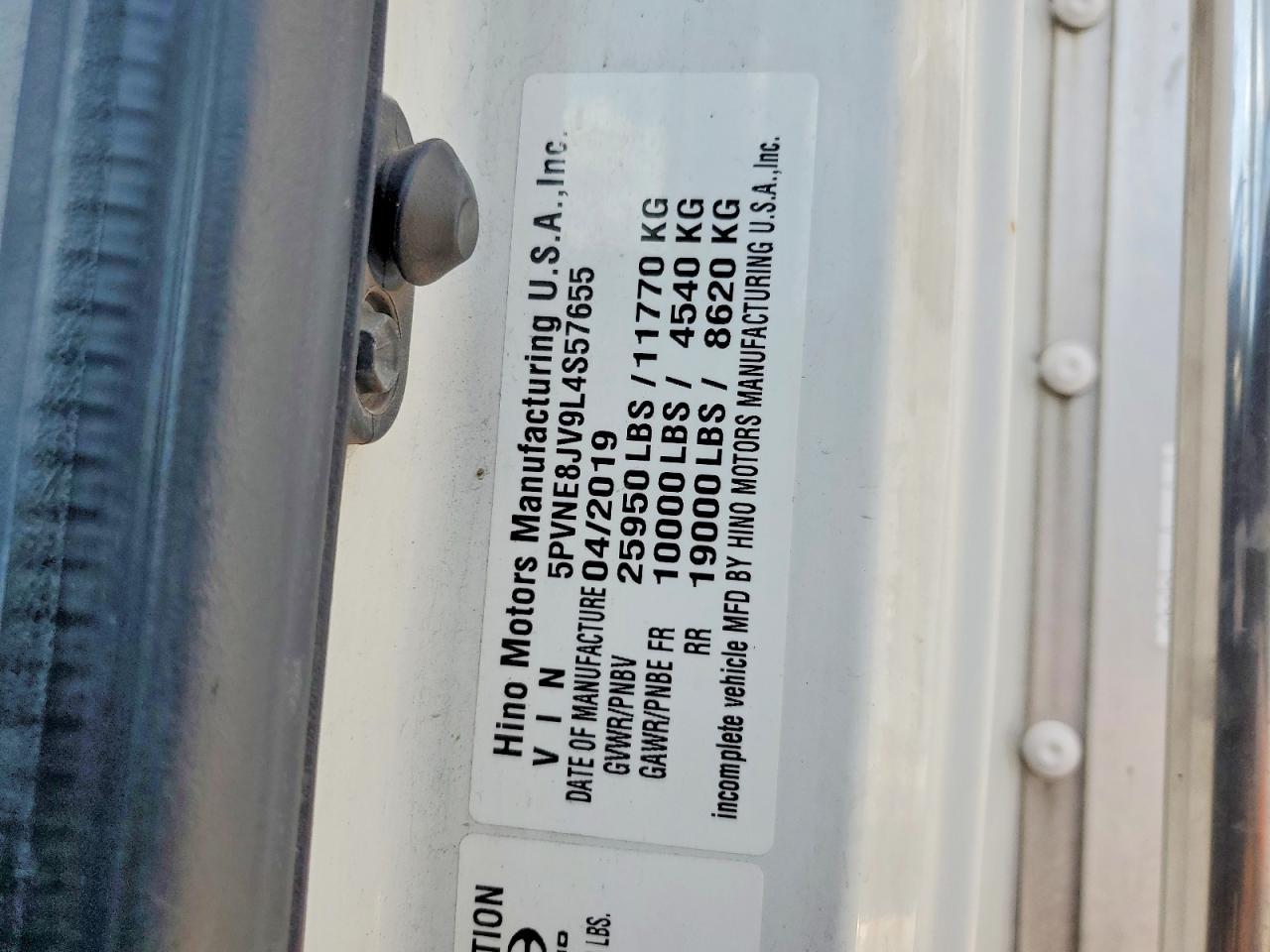 2020 Hino 258/268 BOX Truck