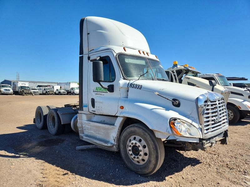 2017 Freightliner Cascadia 125 Semi Truck