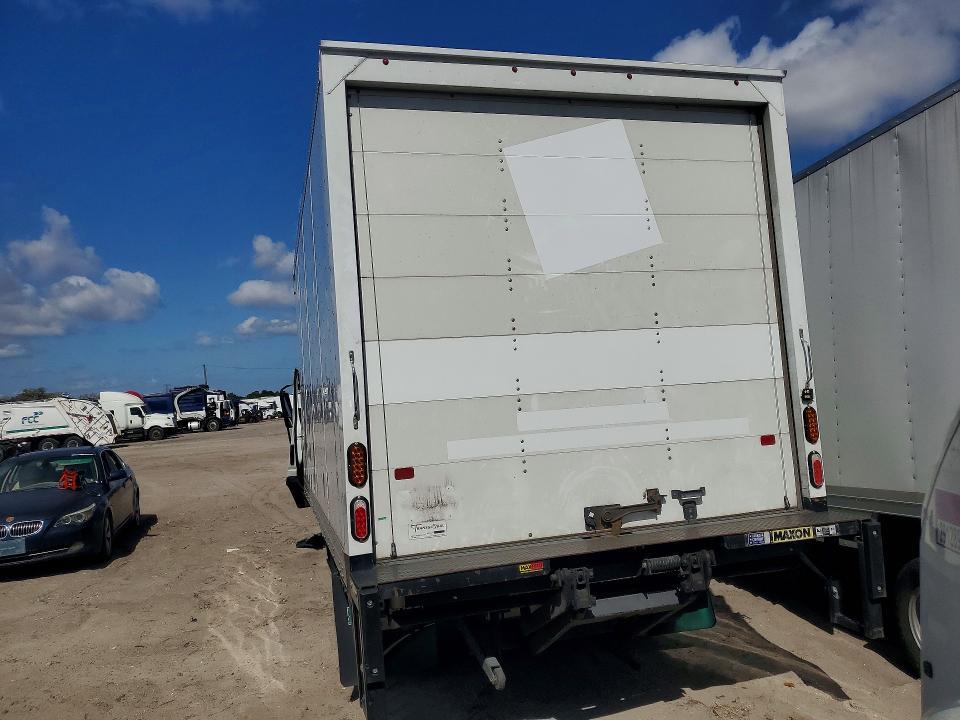2024 Isuzu NPR XD