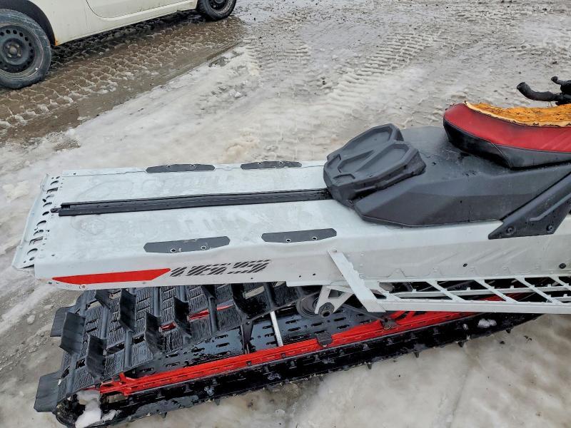 2023 Skidoo Summit X 850 E-TEC