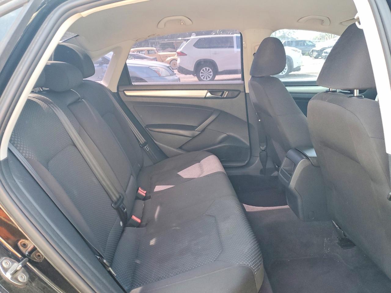 2012 Volkswagen Passat s