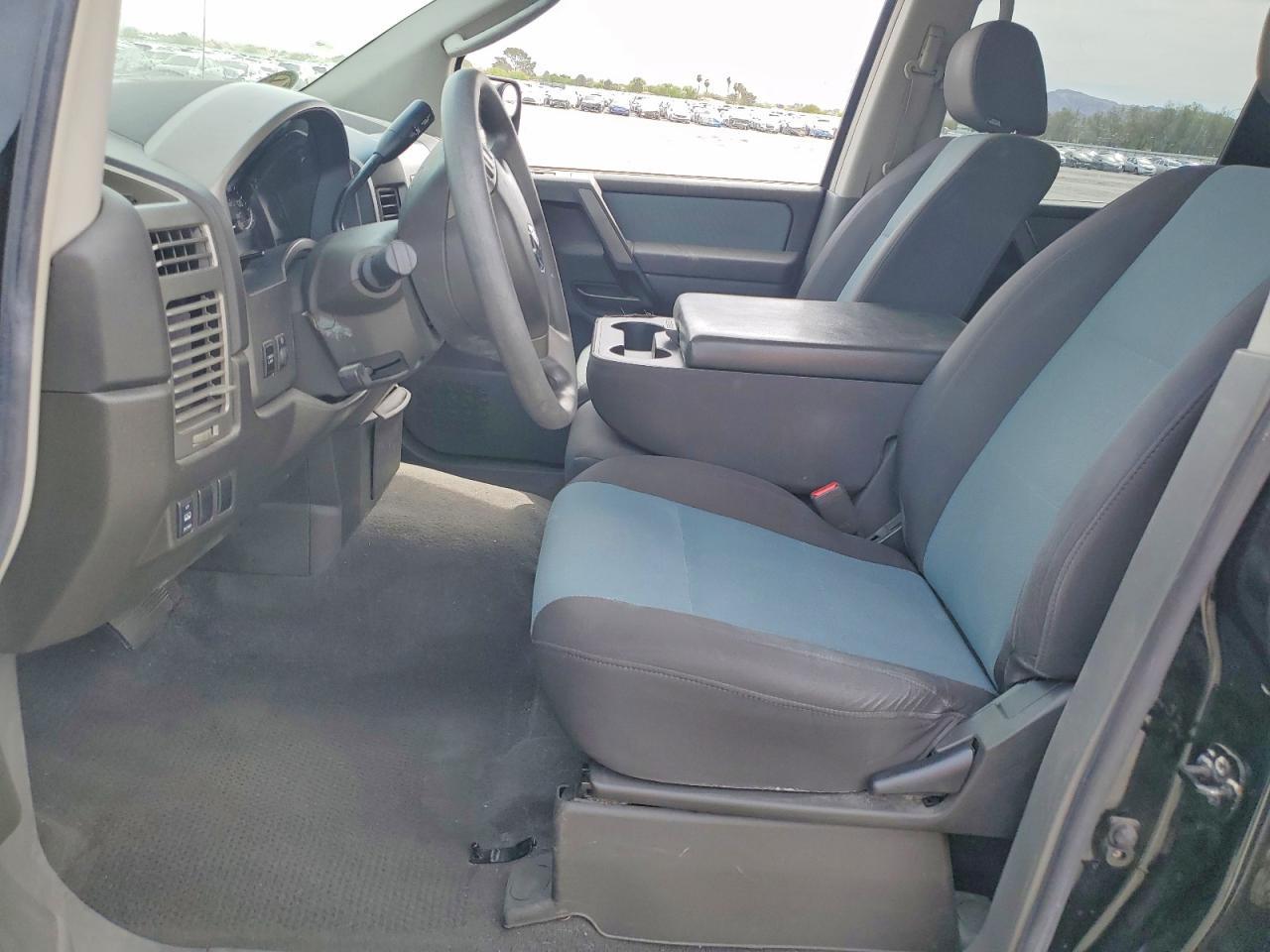 2005 Nissan Titan XE