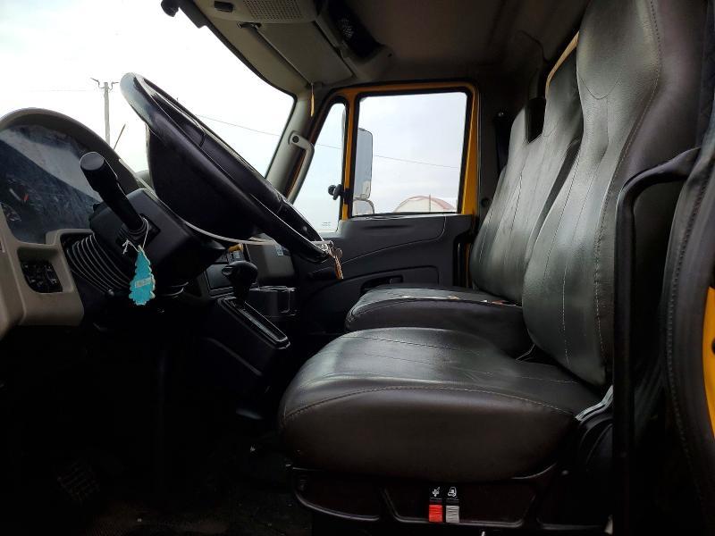 2018 International 4300 box Truck