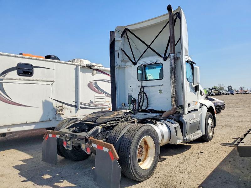 2017 Peterbilt 579 Semi Truck