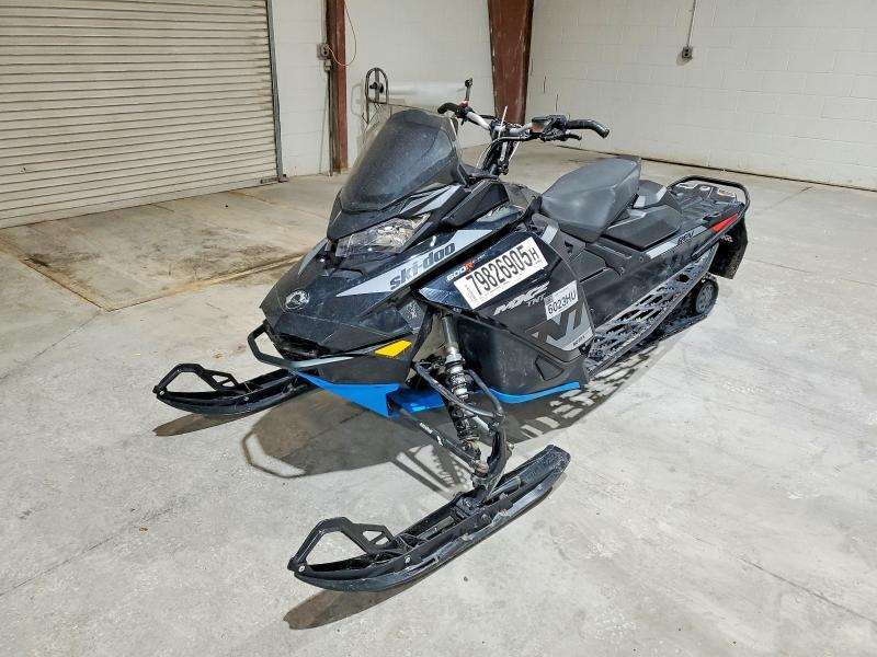 2019 Skidoo Snowmobile