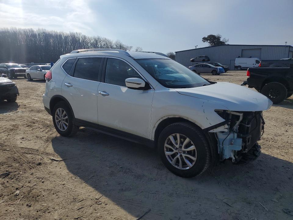 2017 Nissan Rogue sv