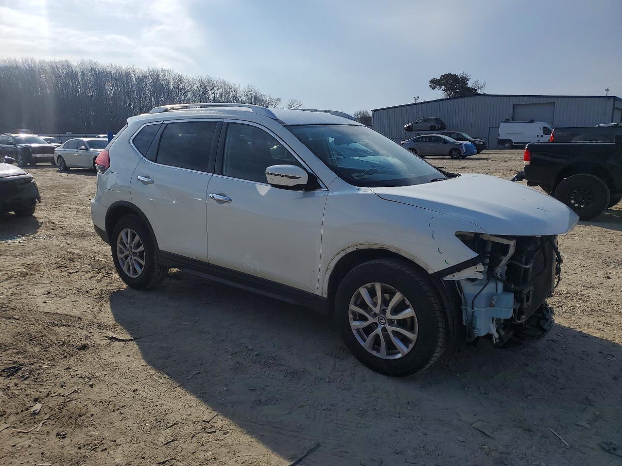 2017 Nissan Rogue sv