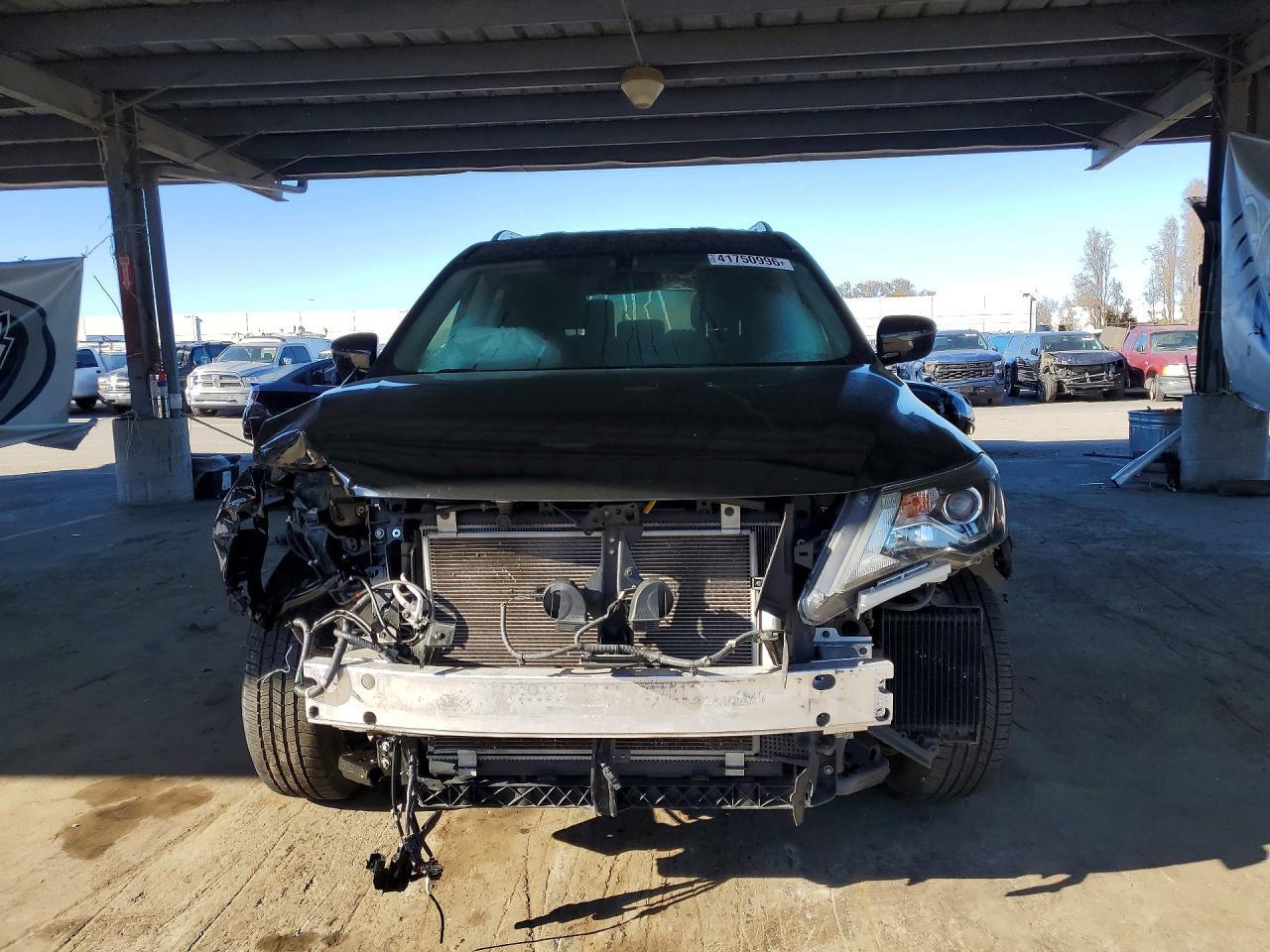 2019 Nissan Pathfinder s