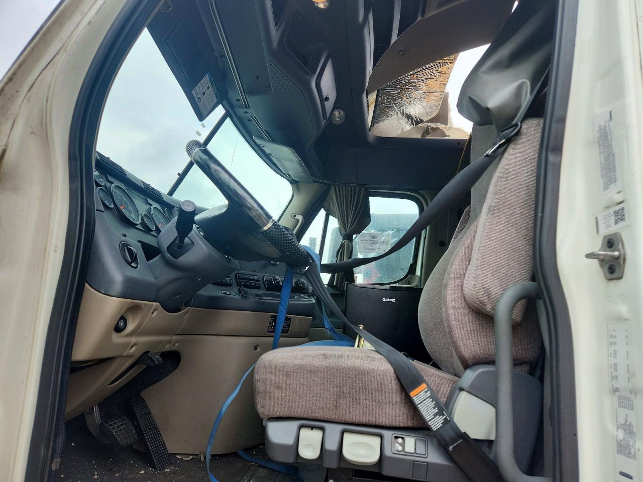 2017 Freigliner 2017 Freightliner Cascadia 125 Semi Truck