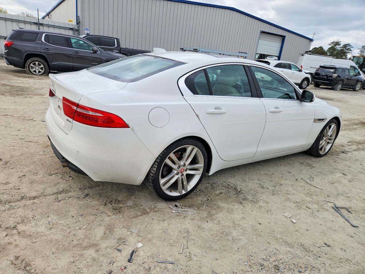 2017 Jaguar Xe Prestige