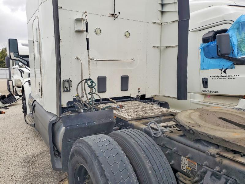 2018 Peterbilt 579 Semi Truck