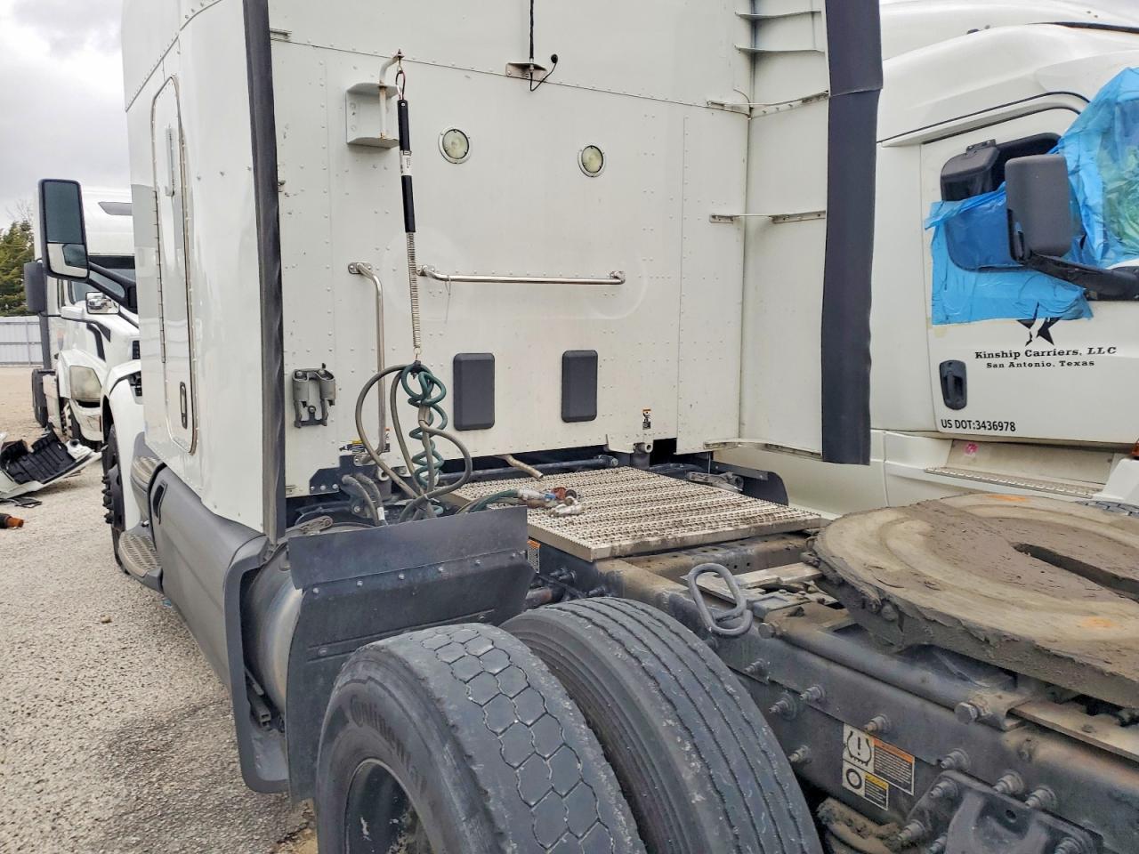 2018 Peterbilt 579 Semi Truck
