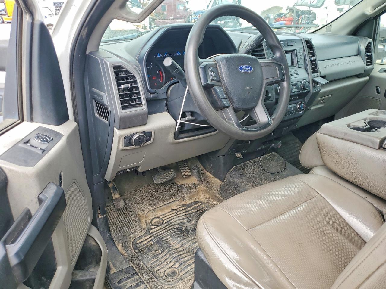 2017 Ford F550 Super Duty Flatbed Truck