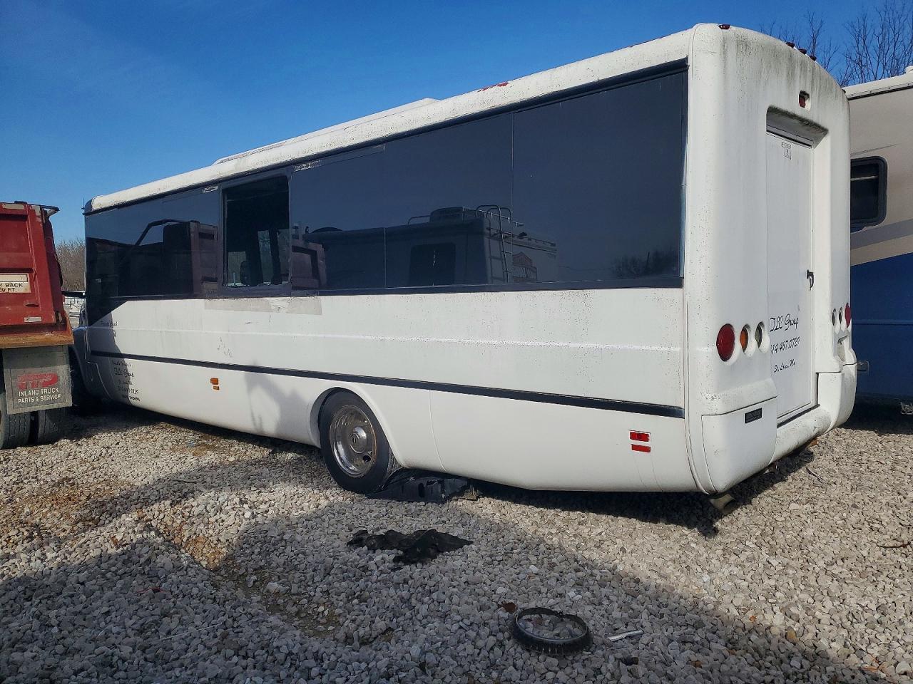 2006 Freigliner Shuttle Bus