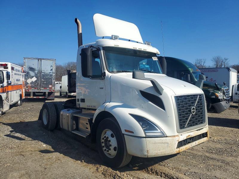 2019 Volvo VNR-Semi Truck