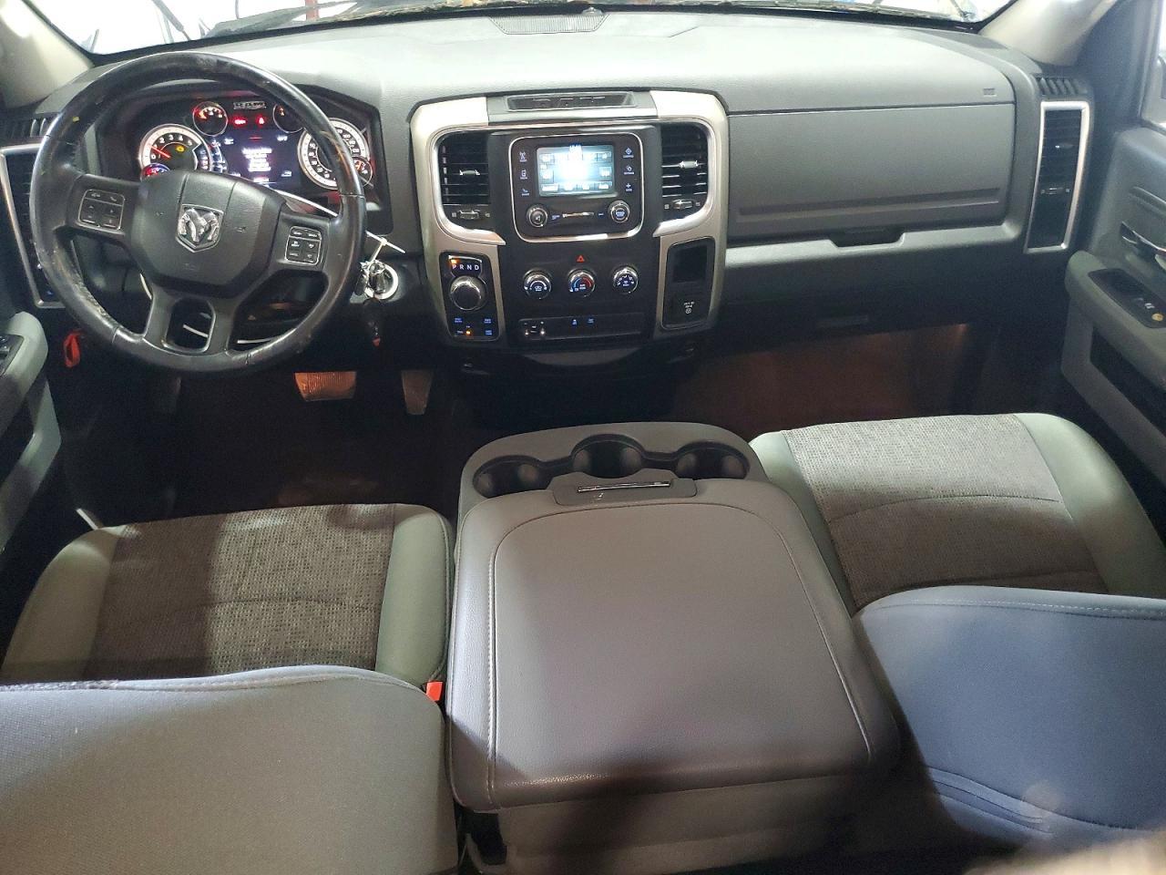 2015 Dodge RAM 1500 SLT