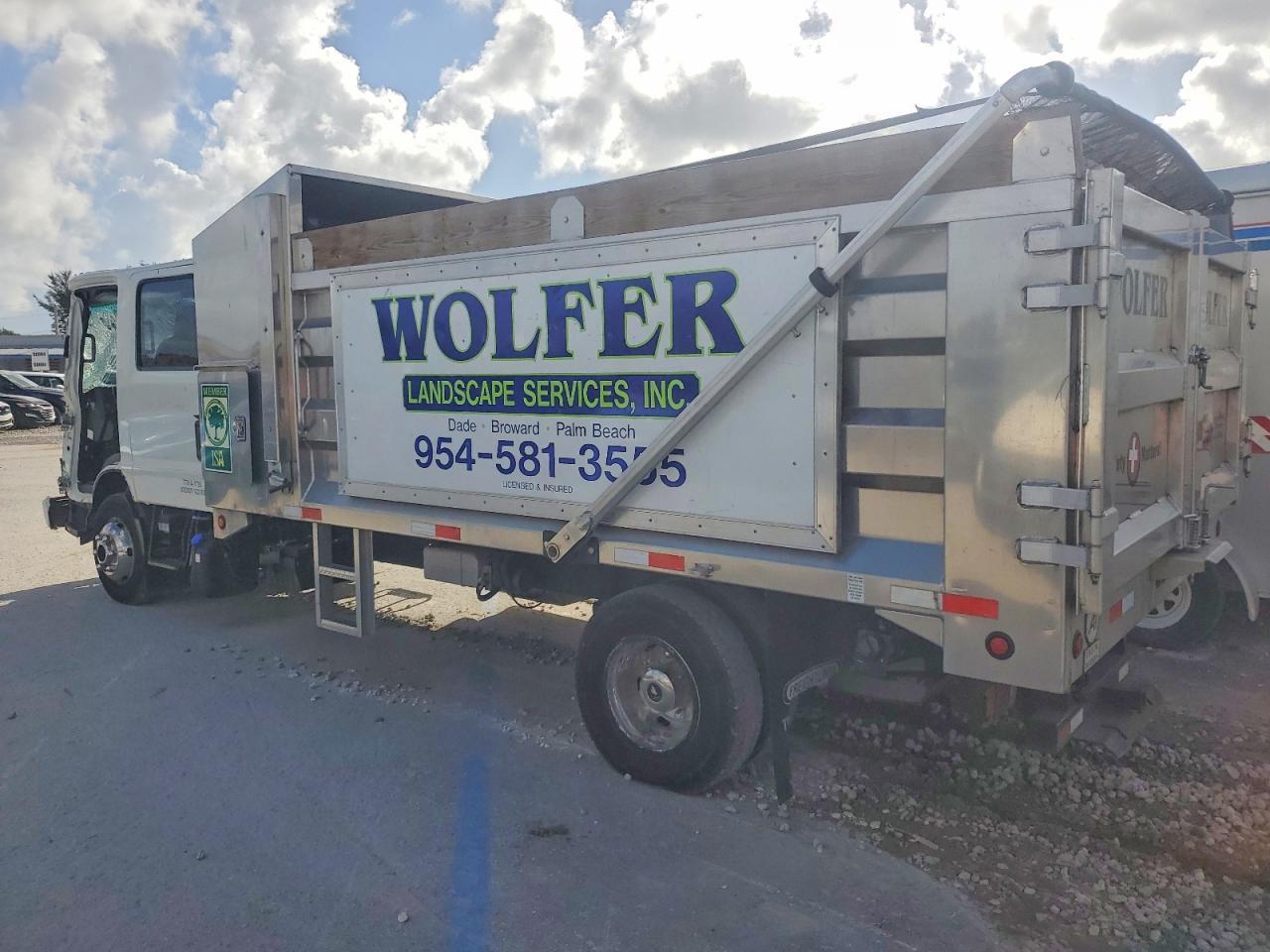 2023 Isuzu NPR XD Chipper Truck