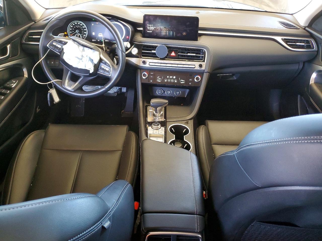 2025 Genesis G70 2.5t Standard