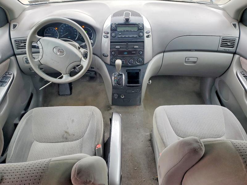 2006 Toyota Sienna le 7 Passenger