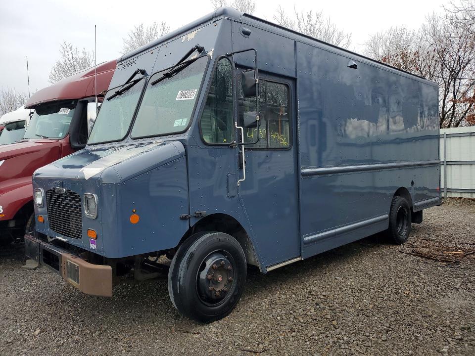 2020 Freightliner MT45G Chassis Delivery Truck