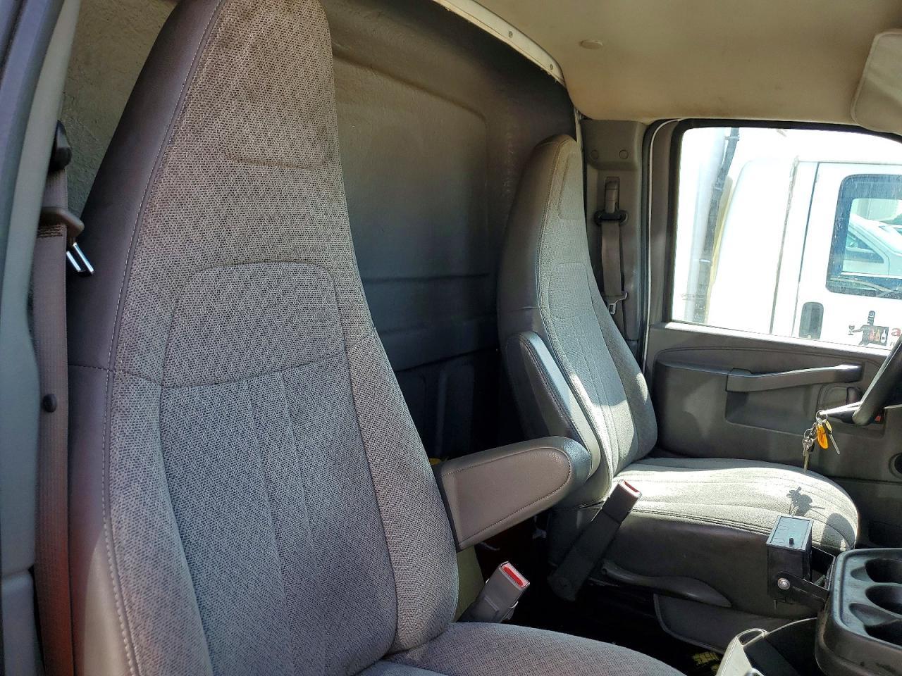 2017 Chev Rolet Express Refrigerated BOX Truck