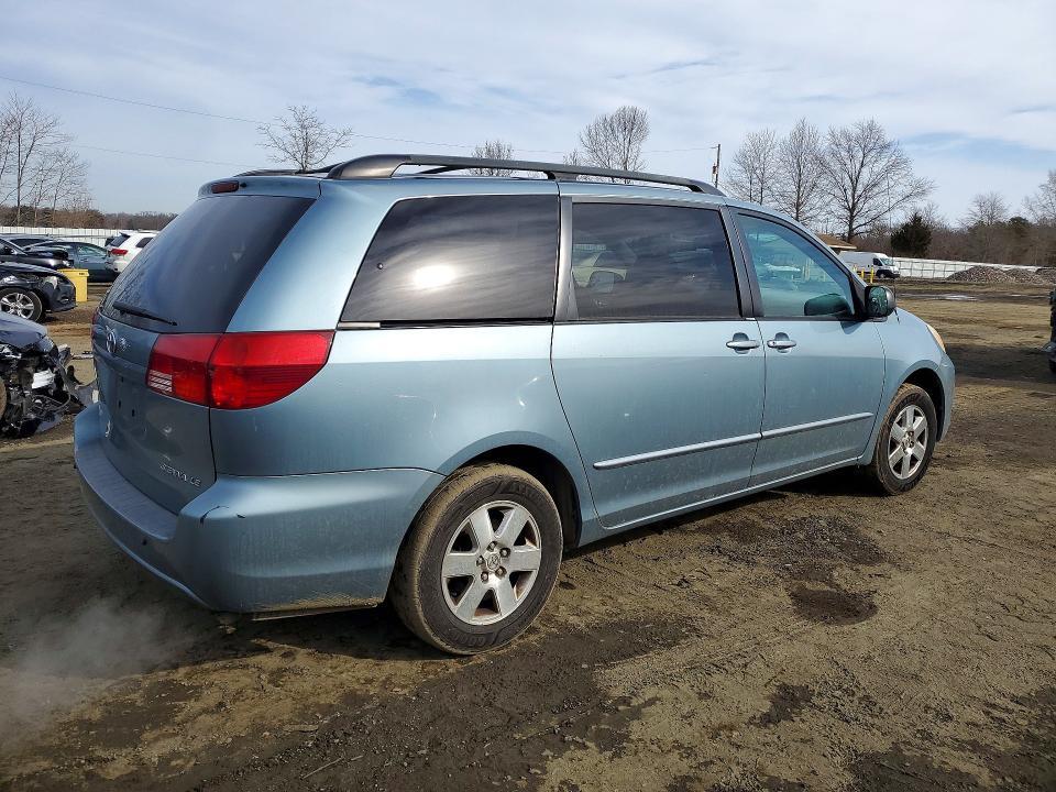 2004 Toyota Sienna le 7 Passenger