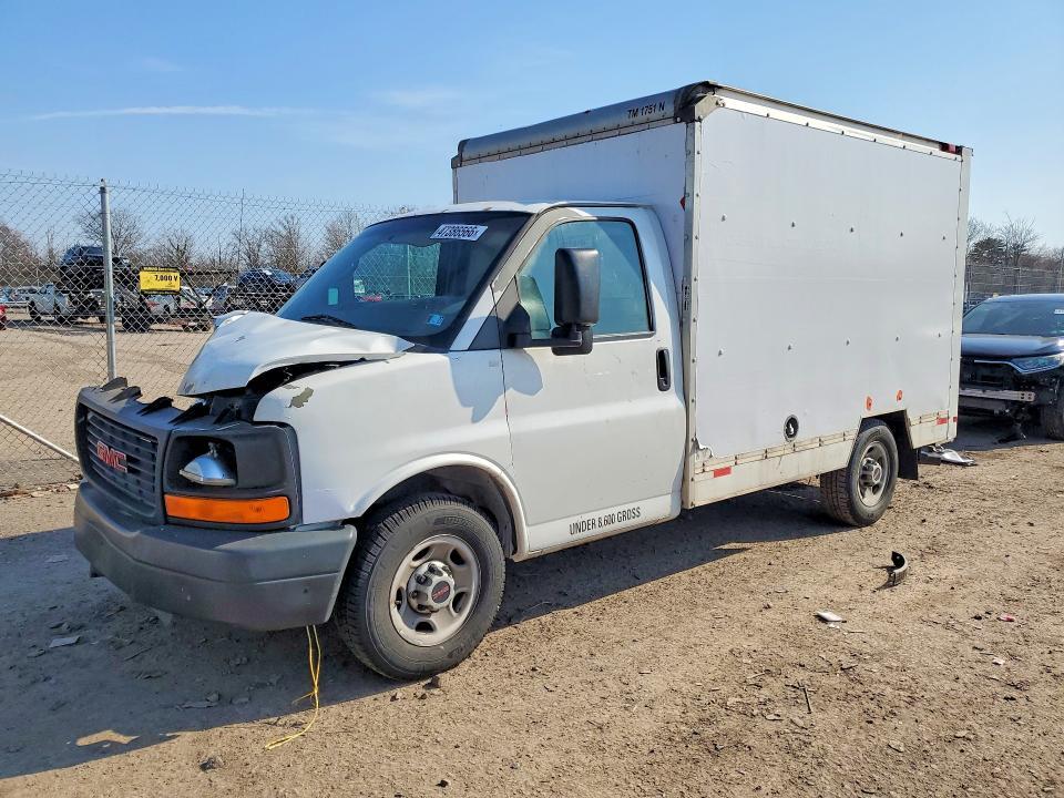 2011 GMC Savana BOX Truck