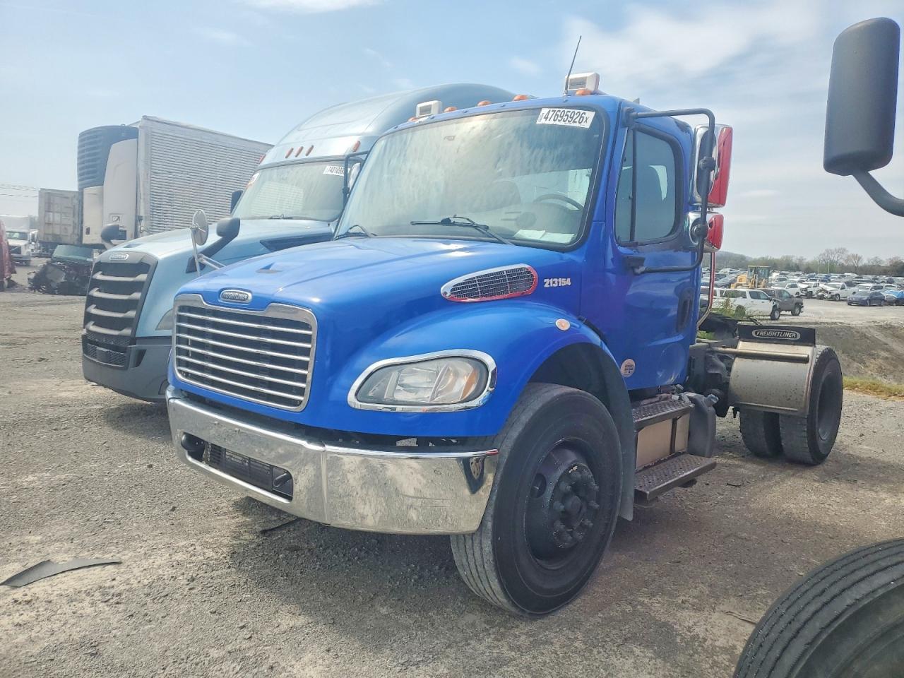 2015 Freightliner Business Class M2 Semi Truck