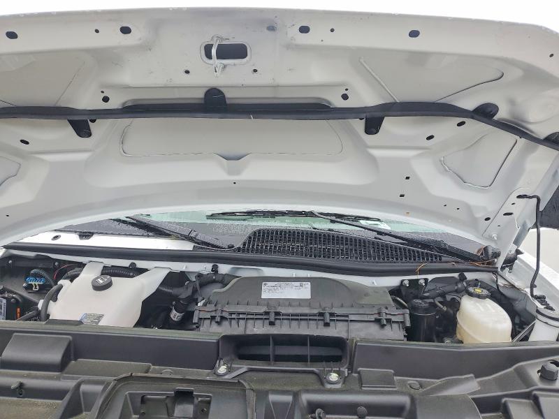 2025 Chev Express G2500