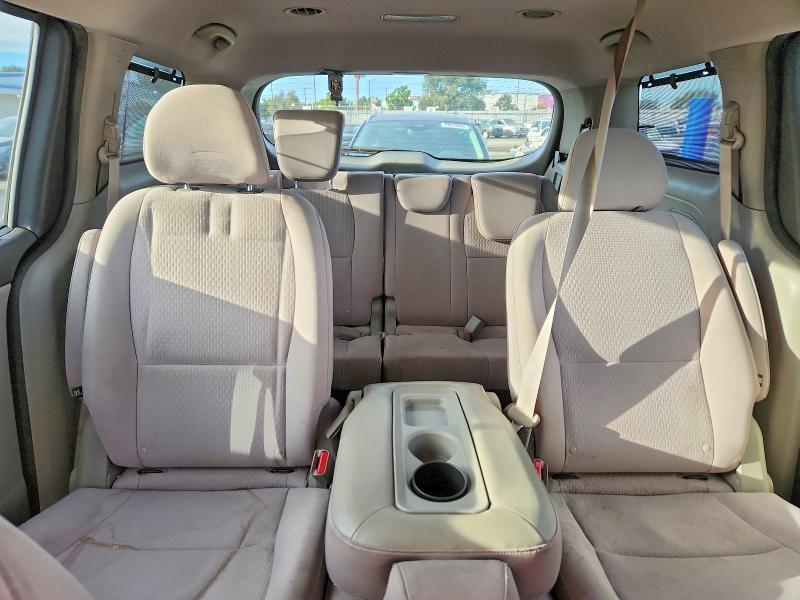 2016 KIA Sedona lx