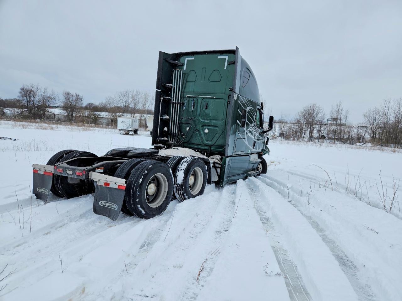 2022 Freightliner Cascadia 1-Semi Truck