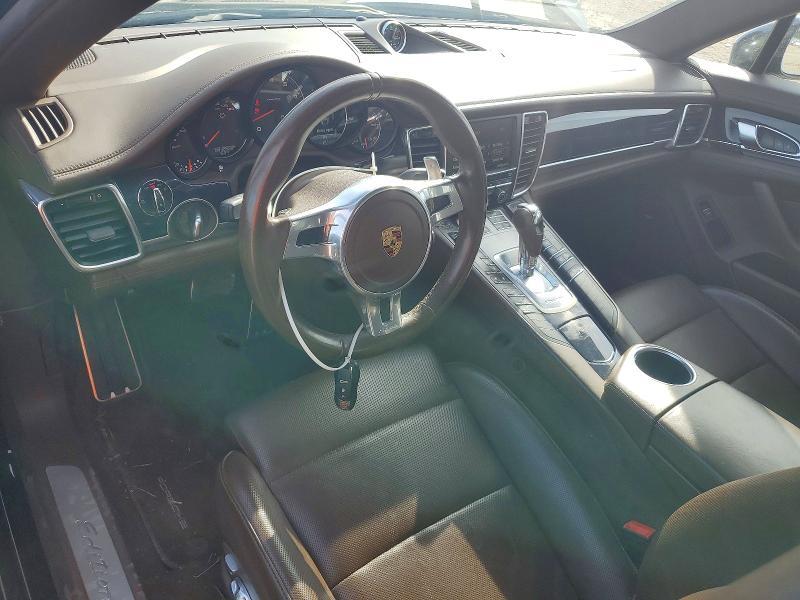 2016 Porsche Panamera 2