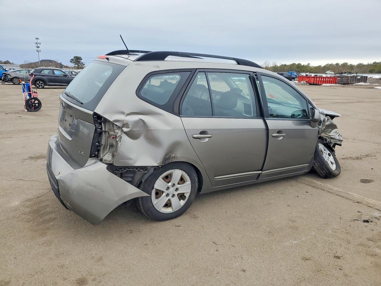 2009 KIA Rondo Base