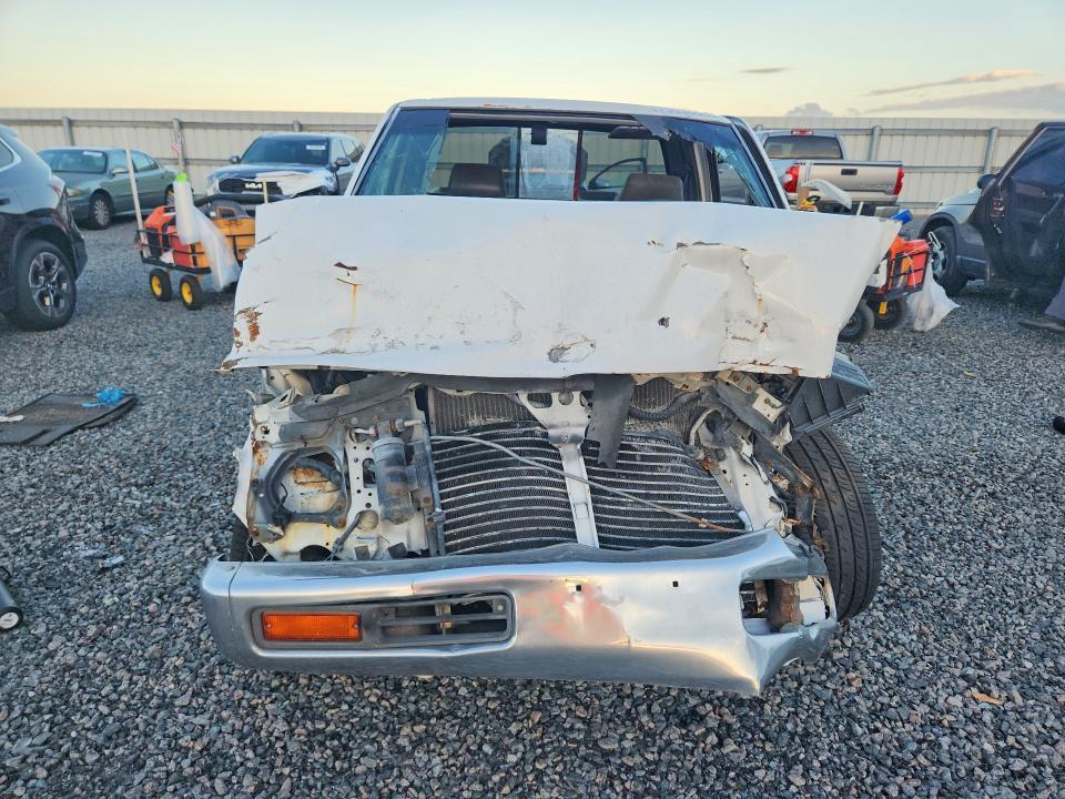1995 Nissan Truck XE V6