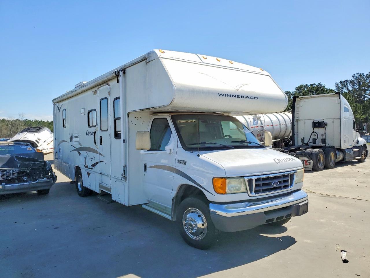 2005 Ford Econoline E450 Super Duty Cutaway Van
